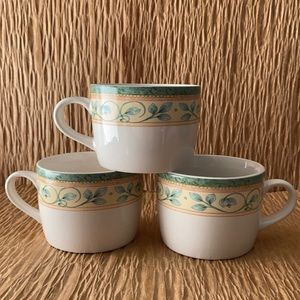 French Quarter (Stoneware) by PFALTZGRAFF ,3 cups